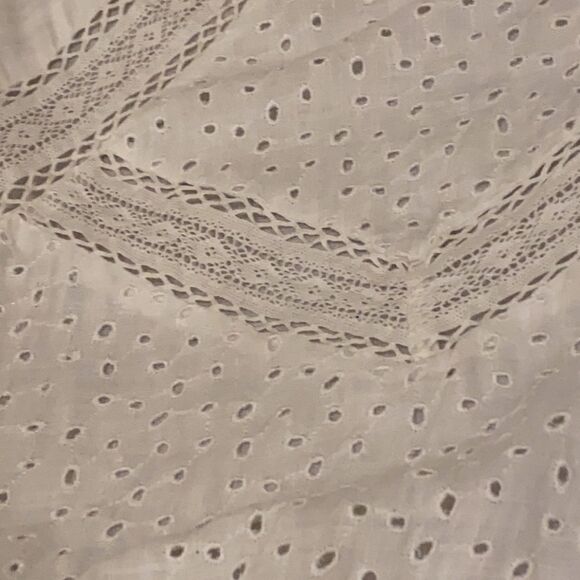 Lucky Brand white blouse in very good condition. Size L. - Picture 8 of 12